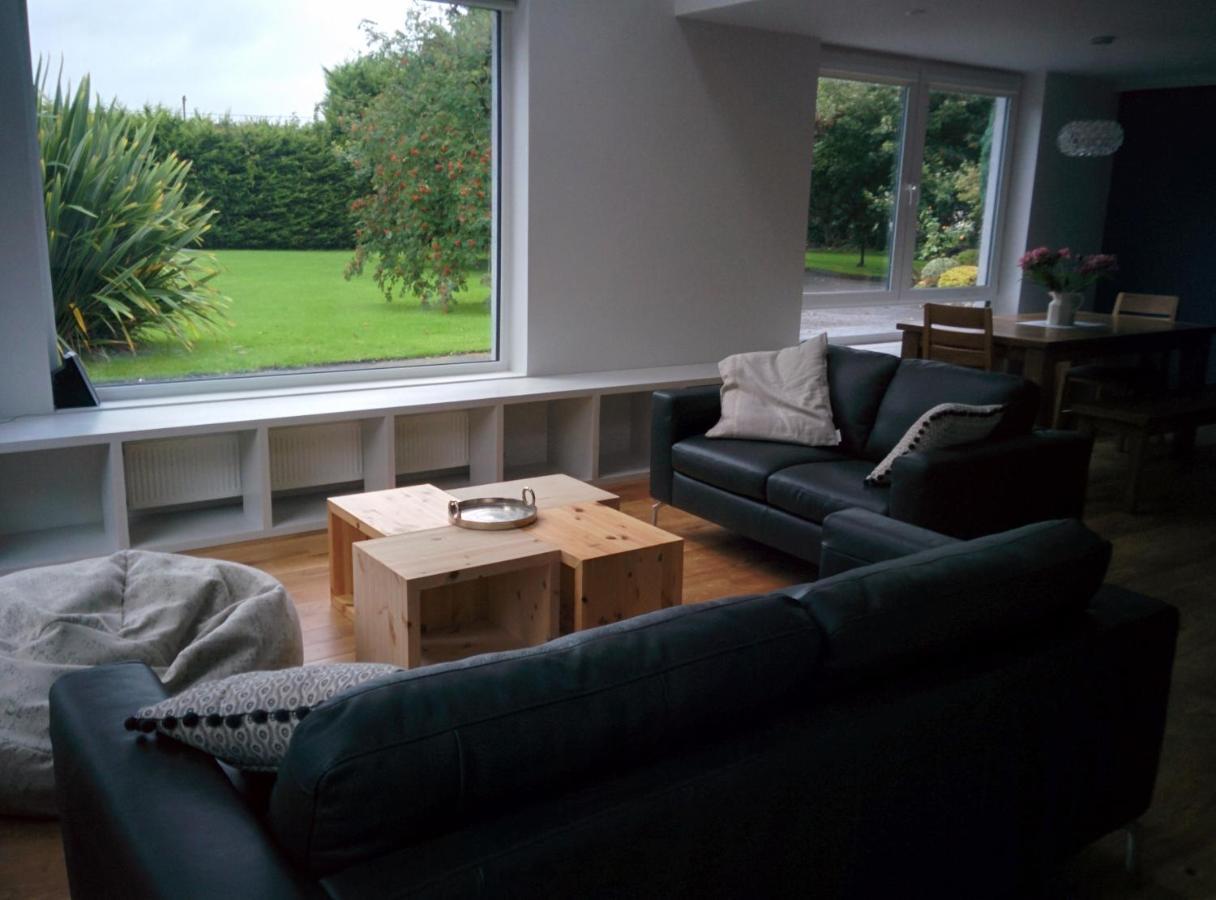 Spacious Contemporary Chalet Type Apartment. Galway Extérieur photo